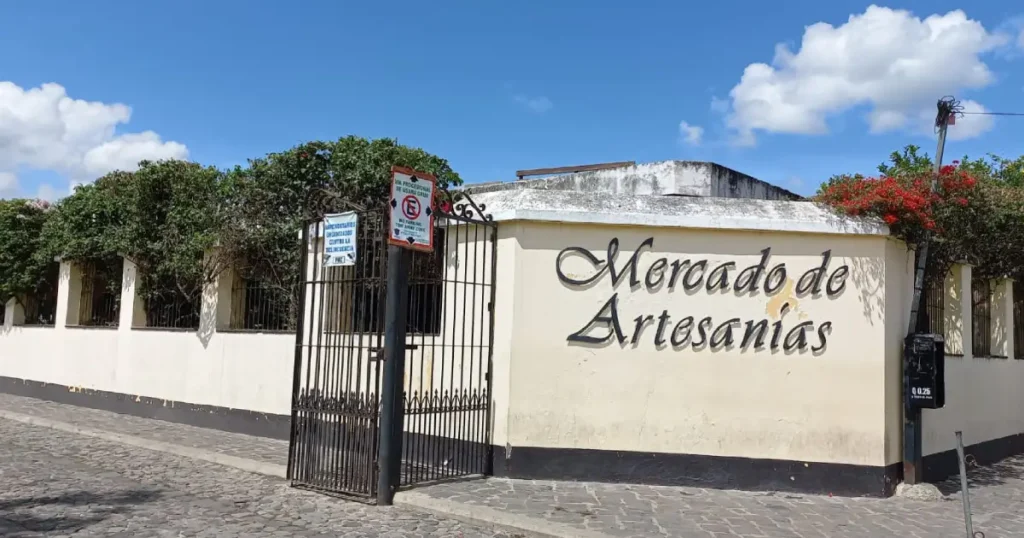 MERCADO MUNICIPAL DE ARTESANIAS