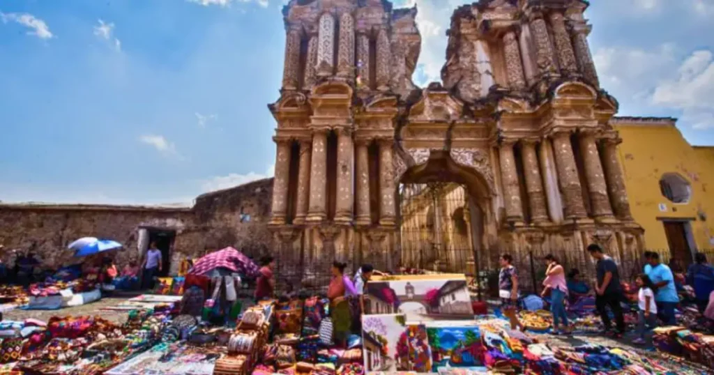 MERCADO DE ARTESANIAS EL CARMEN