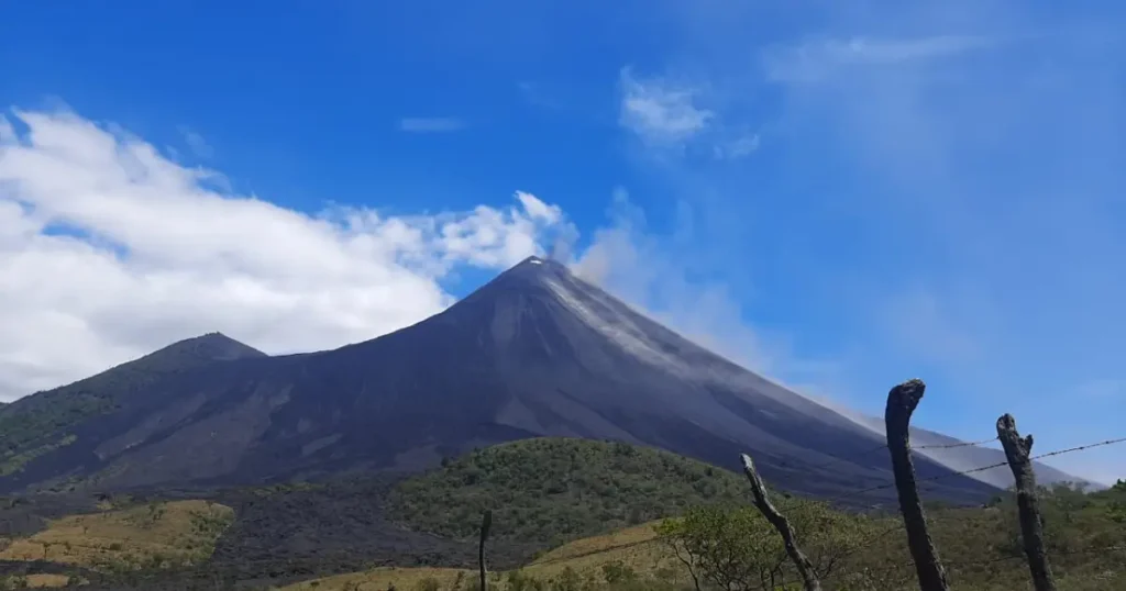 VOLCAN PACAYA