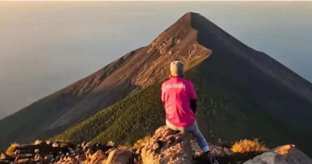 VOLCAN ACATENANGO GEOGRAFIA