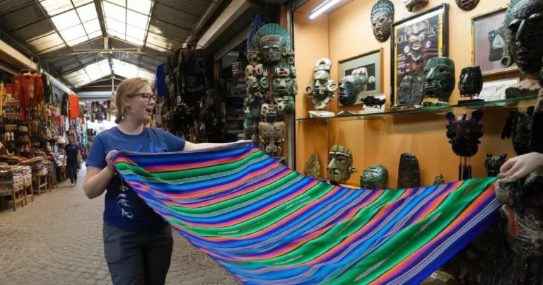 Markets, Jade & Textiles